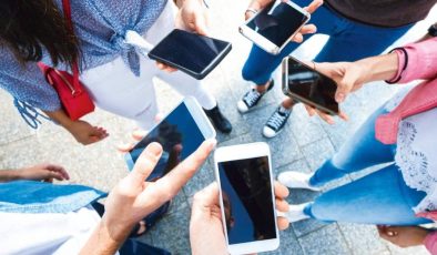 Baş ağrısı, yaralanma ve daha fazlası: Telefonlar bizi fiziksel olarak nasıl etkiliyor