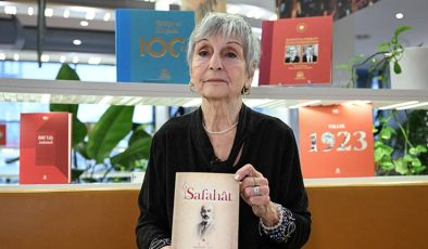 Mehmet Akif’in torunu: Safahat ders kitabı olmalı