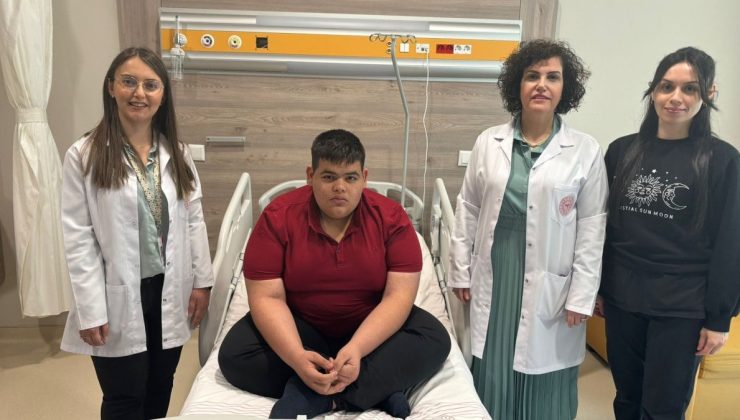 Ankara’da 14 yılda 152 kiloyu gören çocuk hastaneye yatırıldı