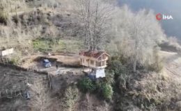 Rize’de 150 yıllık ağacın gövdesine 2+1 ev yaptı