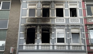Almanya’da kundaklanan binadan kurtulan Türkler, panik anlarını anlattı