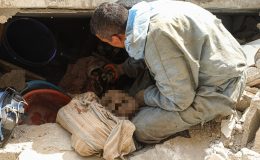 Gazze’de enkaz altında kalan cesetler çıkarılıyor