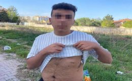 Konya’da ‘mahallenin namusunu kirlettiniz’ diyerek gençlere bahçe makasıyla saldırdı