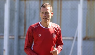 Hakan Arslan, Sivasspor’dan ayrıldı