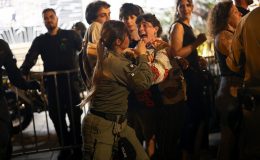 Tel Aviv’deki en büyük gösteri: Protestocular Netanyahu’nun evine yürüdü