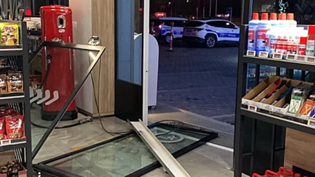 Marketi soydu, yetmedi bıçakla saldırdı: Polisler işte böyle durdurdu!