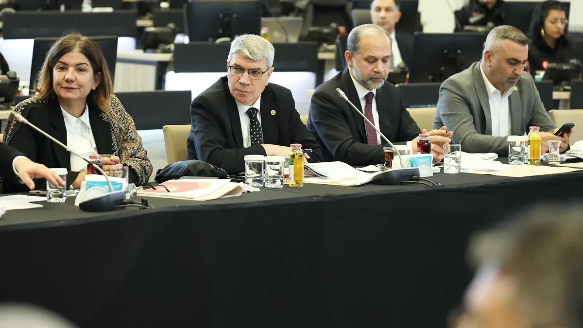 Bakan Yerlikaya, deprem bölgesi milletvekilleriyle bir araya geldi