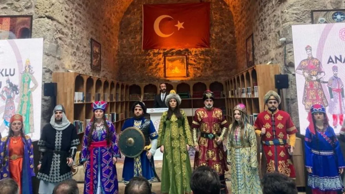 Filistin’de yaşanan zulüm tiyatroda! “Haksızlığa karşı susuyorsan dilsiz şeytan oluyorsun”